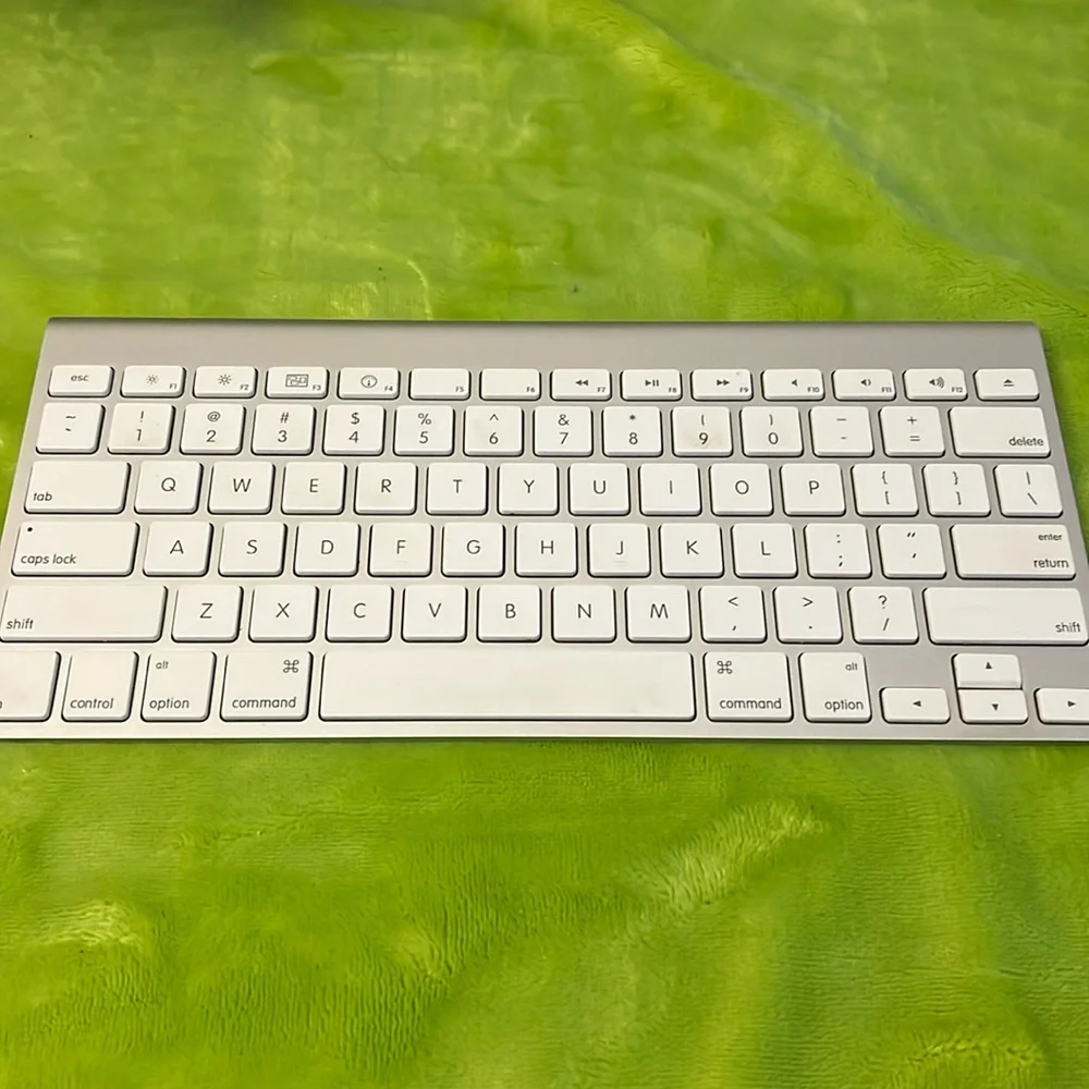 Apple Keyboard and Mouse Bundle EUC